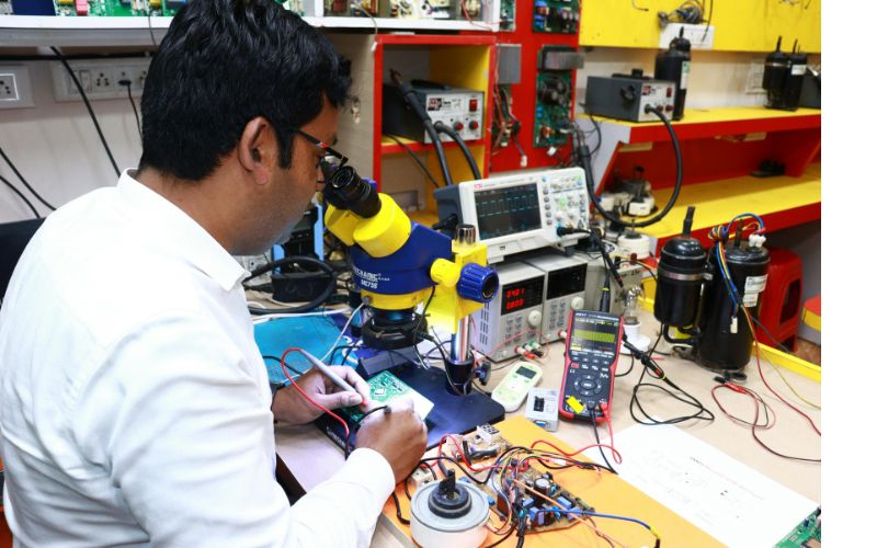 Digital Marketing Course for Mobile and Laptop Repairing Center Owner: Grow Your Repair Business Online